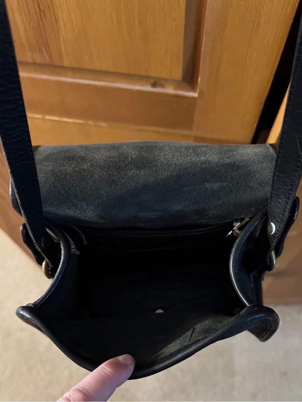 Dooney Bourke Vintage Essex All Weather Pebbled Leather Crossbody Bag Black  EUC - Picture 13 of 14